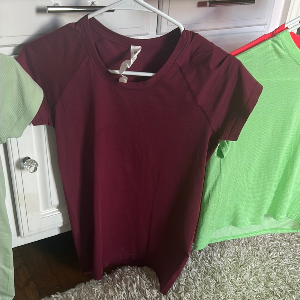 Lululemon Athletica Red Short Sleeve Tee